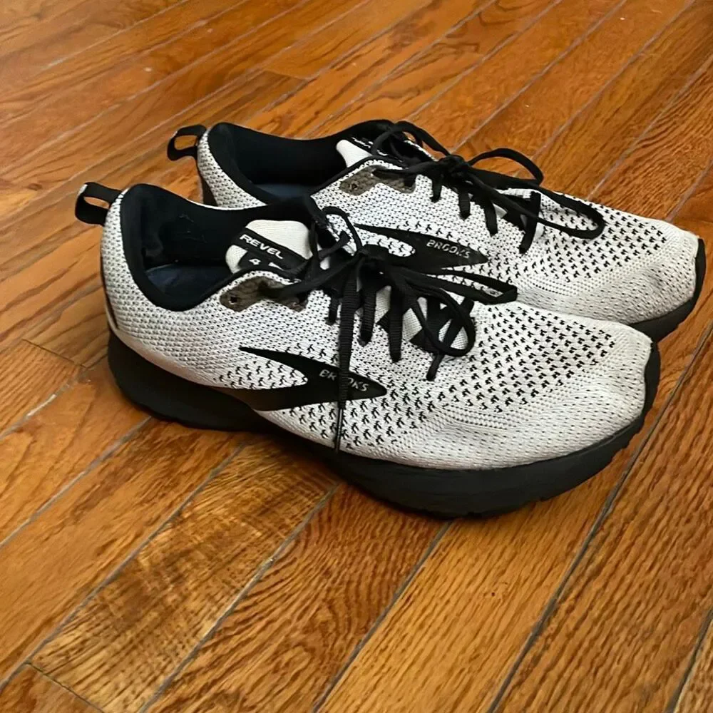 Brooks Revel 4 Running Shoes Womens Size 11 Sneakers Training Athletic preowned